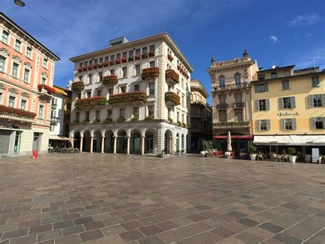 Más que maletas, morrales o maletines, es su cómplice para viajar. Piazza della Riforma (Lugano) - Aktuelle 2020 - Lohnt es ...