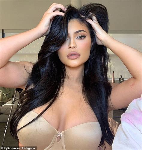 Kylie Jenner Puts On A Sultry Display In A Busty Beige Bra Before Doing A