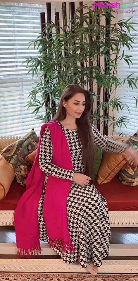 Reema Khan Is A Legend Actress And Beautiful Face Of Pakistan Fashion