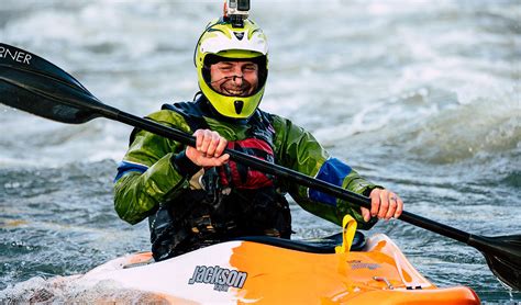 What To Wear For Kayaking Men And Women An Ultimate Paddling Dress