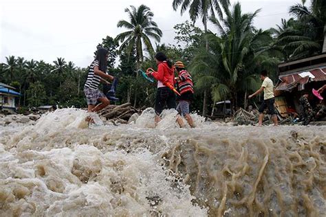 Floods Hit South Philippines 20 Dead 13 Missing Thousands Displaced