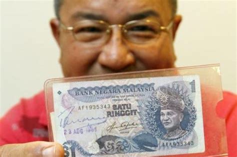 Bank negara malaysia akan mengeluarkan duit syiling peringatan baharu sempena pengeluaran siri ketiga duit syiling malaysia yang akan berada dalam edaran pada awal tahun depan. Siapa Ada Duit RM1 Lama, Kami Beli Dengan Harga RM 12,000 ...