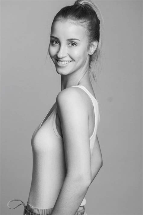 Model Sedcard Von Kira C Weibliches New Face Fotomodel Deutschland