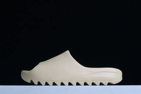Adidas Yeezy Slipper For Men 781087 4200 Usd Wholesale Replica