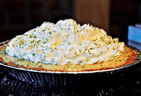 Comfort food and the pioneer woman go hand in hand. Key Lime Pie | Key lime pie recipe pioneer woman, Food ...