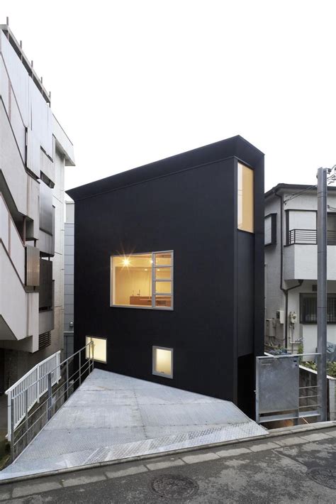 Extremely Narrow House