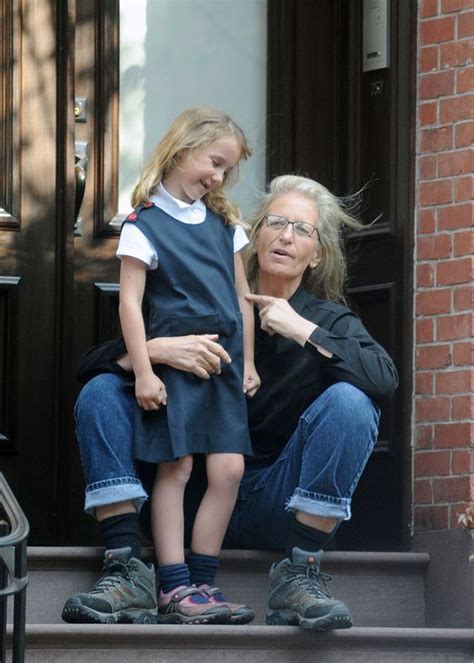 Annie Leibovitz And Her Daughter Annie Leibovitz Photography Annie