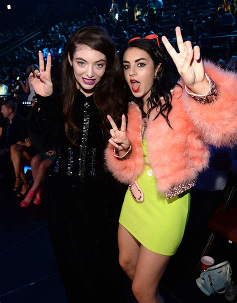 Lorde Wants To Form A Girl Group With Carly Rae Jepsen And Charli Xcx And Our Ears Are Ecstatic