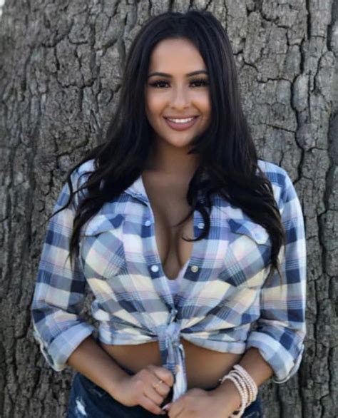 Pin By Jimmy Rodriguez On Beautiful Latina Women Plaid Shirt Women