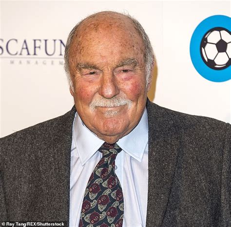 Tottenham And Chelsea Fans Mount Stirring Tribute To Jimmy Greaves With