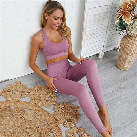 Womens Seamless Yoga Set Sportswear Minimum Order 500 Set Each Color And Design