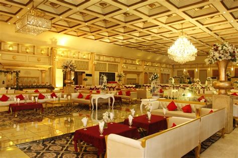 What To Look For In A Banquet Hall Market Fobs