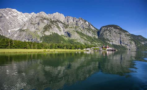 Mit dem boot in den nationalpark berchtesgaden. Lake Königssee
