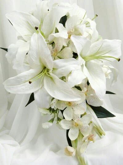 White Lily Bouquet Have The Small The Flowers Lily Bouquet Wedding
