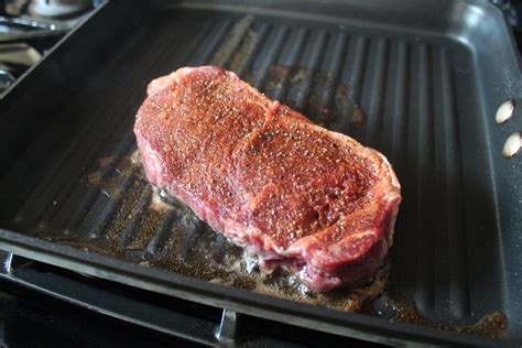 Perfectly Cooked Steak In A Grill Pan Thekittchen