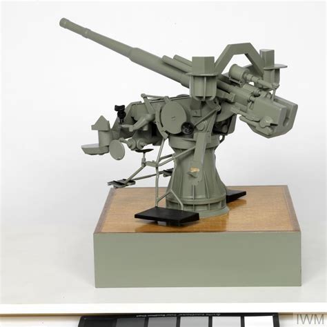 It is equivalent to 10 millimeters or for 8 inches: 10.5 cm SK c/32 in 10.5 cm MPL c/32 mount | Imperial War ...