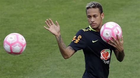 As many as eight key outfield performers were sidelined due to injury, including neymar, kylian mbappé. Injury Psg News - Psg Sweat Over Neymar Injury Ahead Of ...