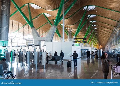 Adolfo Suarez Madrid Barajas Airport Imagem Editorial Imagem De Rolo