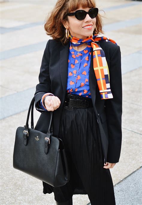 Monday Work Outfit With Black And Bright Prints Monday Work Outfit