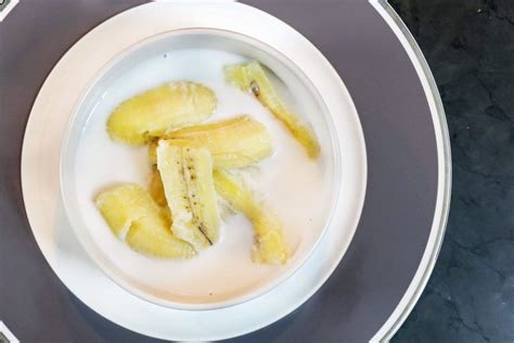Banana In Coconut Milk Kluay Buat Chi Asian Inspirations Recipe