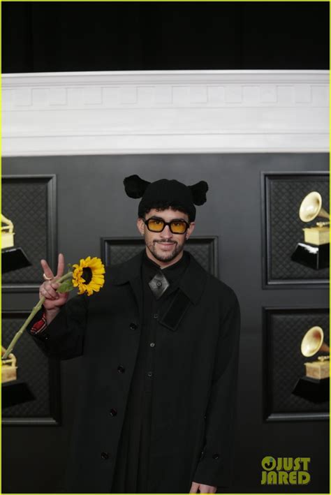 Photo Bad Bunny Holds Up A Sunflower Grammys 03 Photo 4532757 Just