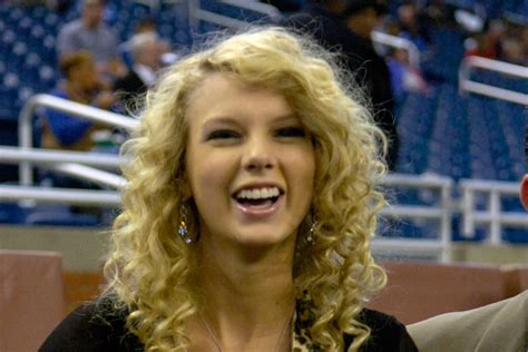 Taylor Swift Scores Two Spots In Guinness Book Of World Records