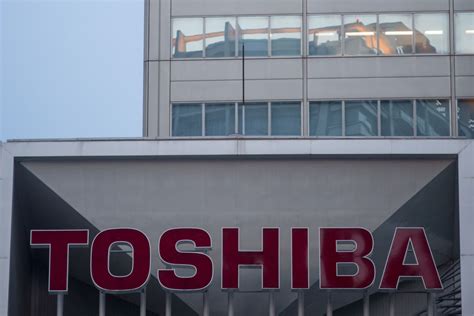 Toshiba Ceo Resigns Over Accounting Scandal Vox