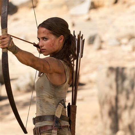 2048x2048 Alicia Vikander As Lara Croft In Tomb Raider Ipad Air ...