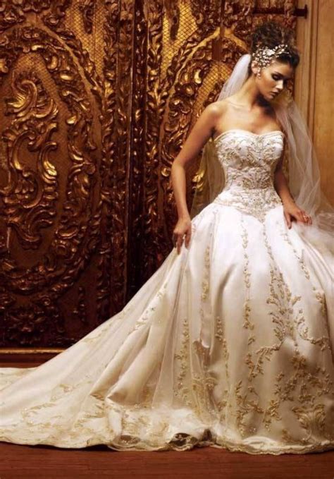 14 Gorgeous White And Gold Wedding Dress