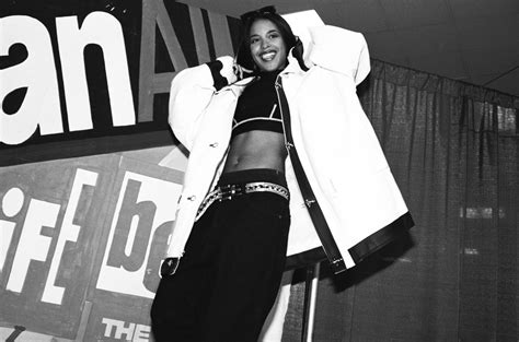 Aaliyahs Fashion Photos Of The Late Stars Iconic Style Looks