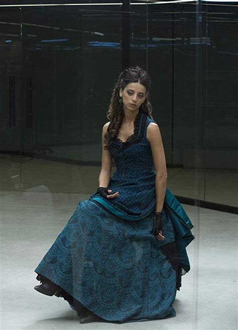 Angela Sarafyan As Clementine Pennyfather Westworld Angela Sarafyan Westworld Season