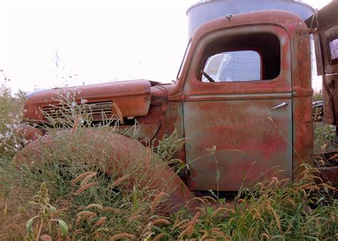 Rusty Farmers Truck Farm Trucks Vintage Trucks Antique Cars