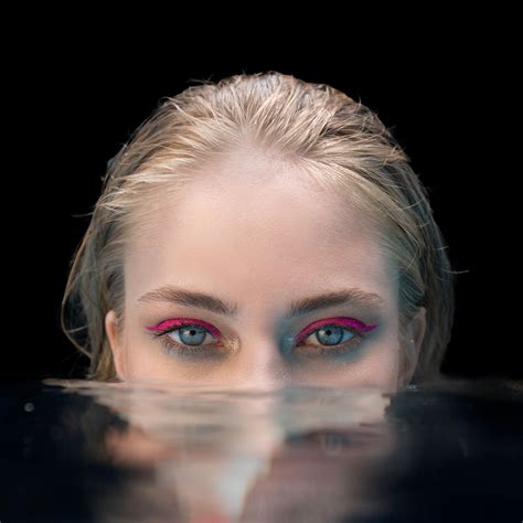 underwater portrait underwater portrait underwater photoshoot portrait photography