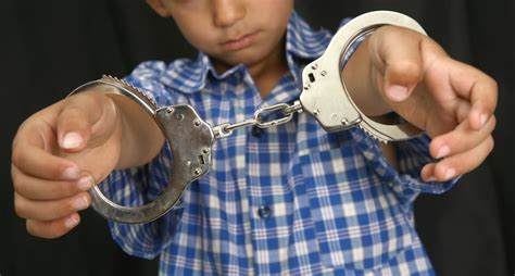 Unruly Virginia 4 Year Old Handcuffed Shackled And Hauled