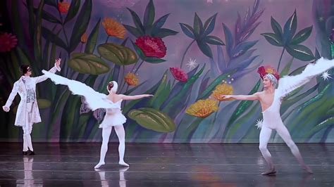11 Moscow Ballet S Great Russian Nutcracker Dove Of Peace Youtube