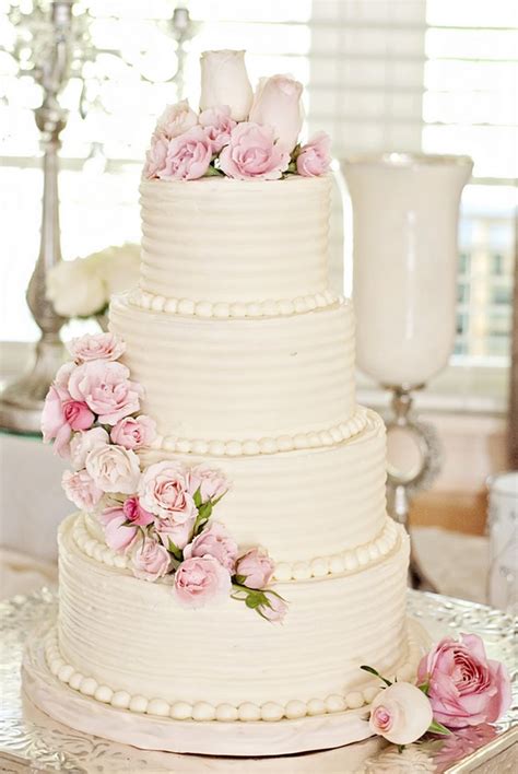 25 Amazing All White Wedding Cakes Crazyforus