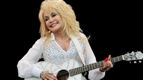 Jul 07, 2021 · wonderwall this song has long been a favorite for those sitting around with an acoustic guitar trying to think up something to play. How Dolly Parton Plays Guitar With Long Nails - Woman's World
