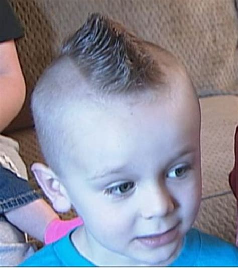 Fade mohawk haircuts are the most worn models in the aeas of mohawk haircuts, which have become a symbol of the lifestyle of the vikings and indian tribes and are the favorite symbol of courage of men. 24 Mohawk Haircut Pictures | Learn Haircuts