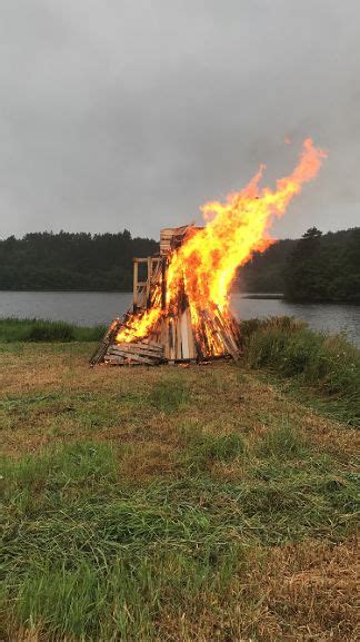 This is jonsok 1981 by elisabeth boye okkenhaug on vimeo, the home for high quality videos and the people who love them. Jonsok i Uggdal - Tysnesingen