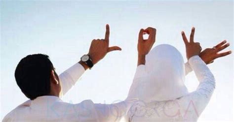 Dalam ceramahnya di lampung ustad abdul somad menyatakan ada 5 kewajiban suami terhadap istri yakni. Hukum Pamer Kemesraan Suami Isteri Di Media Sosial Dalam ...