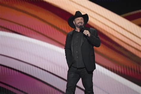 Garth Brooks Extends Sold Out Las Vegas Residency With 2024 Dates
