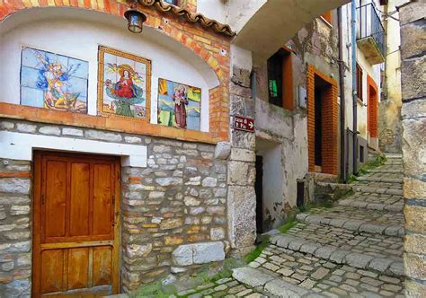 Saint pio of pietrelcina's story. Pietrelcina | Guida Turistica del Sannio - Portale del Turismo