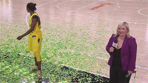 Jewell Loyd Gives Emotional Post Championship Interview October 7