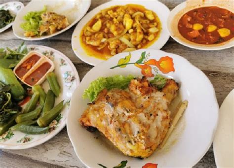 Dairede 3 yatak odası, düz ekran kablo tv, mikrodalga fırın ve buzdolabı içer… 20 Tempat Makan Best di Wakaf Che Yeh (SEDAP Sengoti ...