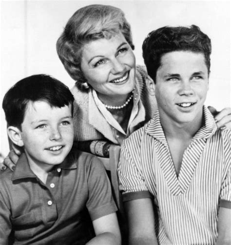 Leave It To Beaver June Cleaver Of Leave It To Beaver Tv Moms Leave It To Beaver Tony Dow