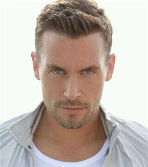 Short hair with hard part. 20 Cool Hairstyles for Guys with Big Foreheads -5 (With ...