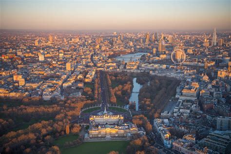 Buckingham Palace London By Jason Hawkes City Cities Buildings