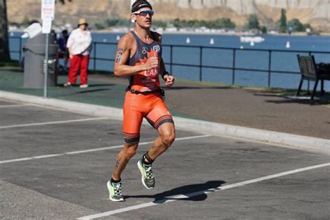 Lionel Sanders Secures Triathlon Worlds Victory With Race Best K Run Canadian Running Magazine