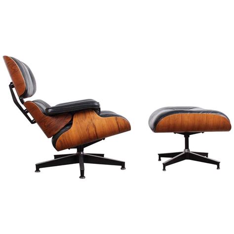 Rosewood Lounge Chair And Ottoman By Charles Eames For Herman Miller At