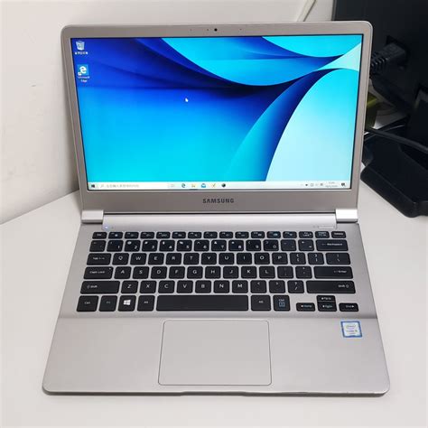 Here are a few more goodies to round off the notebook 9 specs. SAMSUNG NOTEBOOK 9 i5 8GB RAM 256GB SSD 13.3FHD 0.84kg 激輕薄 ...